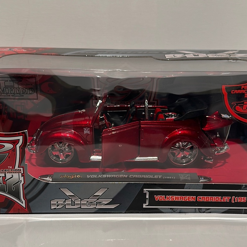 Maison Urban Diecast Collection Volkswagen Cabriolet (1951) Limited Red Car.